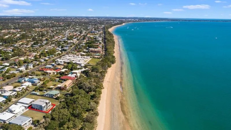 Hervey-Bay-Esplanade1