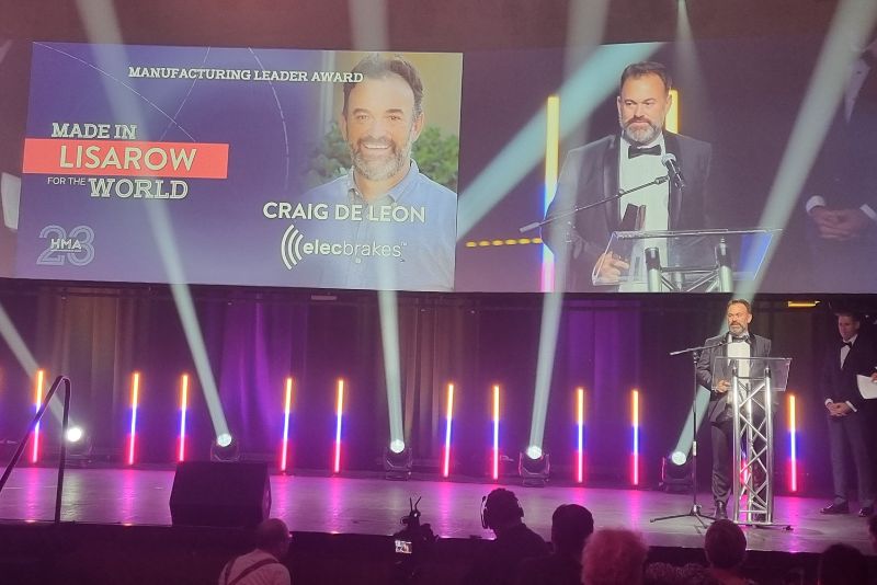 Craig-de-Leon-Wins-Award